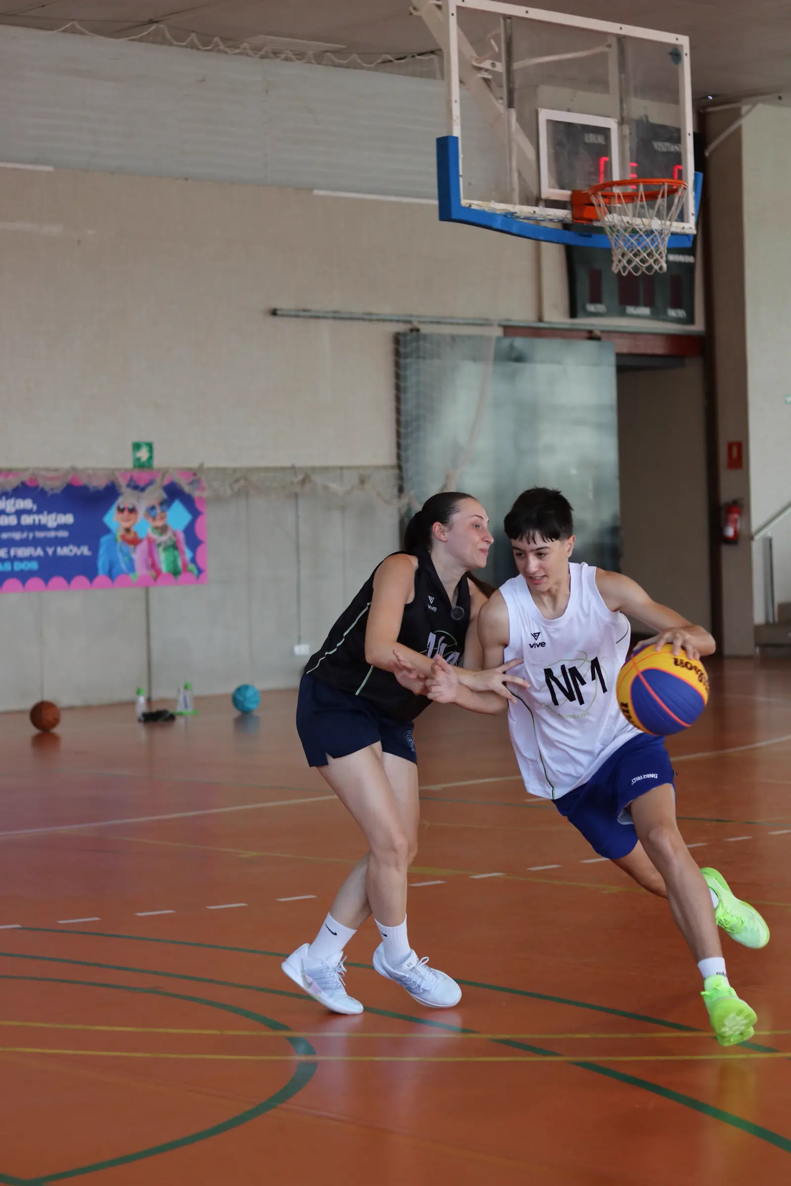 Jugadoras y jugadores en el campus